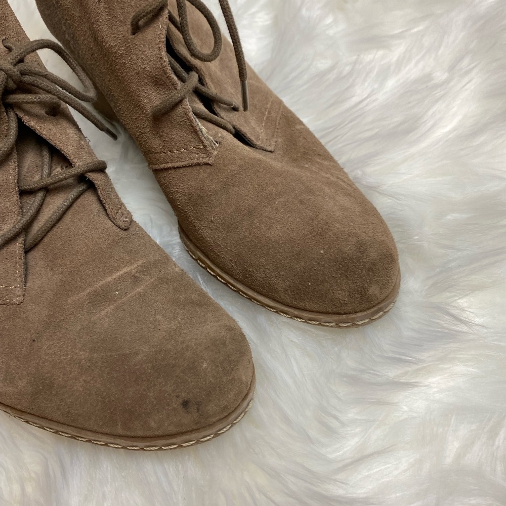 Franco Sarto Chukka Lace-Up Boots Booties Wedge Desert Sand Suede 9 GUC - Picture 7 of 9